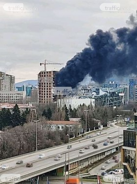 Работник е в болница след пожара на строеж в София