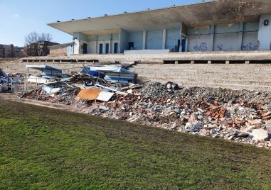 Напредъкът на строително ремонтните дейности на стадион Тодор Диев провери