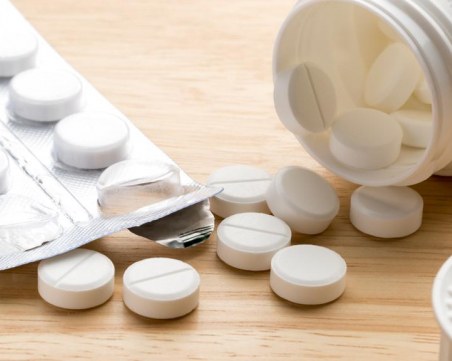 Медици с подписка срещу масовото използване на антибиотици при COVID-19