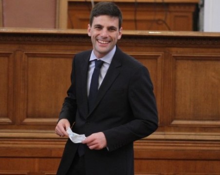 Шефът на НС публикува нова снимка на PСR теста си