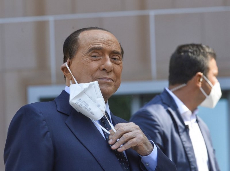 Десницата подкрепи кандидатурата на Силвио Берлускони за президент