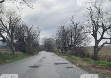Движението в 9 км участък от първокласния път I 8 Пловдив Садово