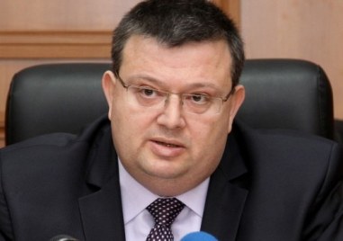 Бившият главен прокурор и председател на КПКОНПИ Сотир Цацаров вече