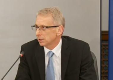 Министърът на здравеопазването професор Николай Денков потвърди пред БНТ че