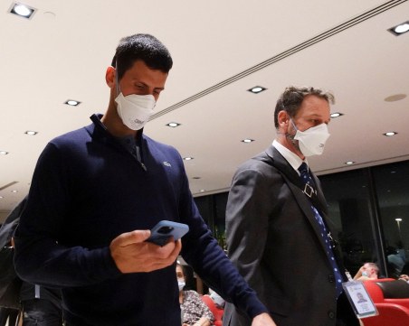 Джокович напусна Австралия, лети за Дубай