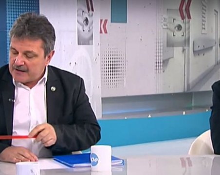 Мангъров и Симидчиев в спор в ефир заради мерките и ваксините