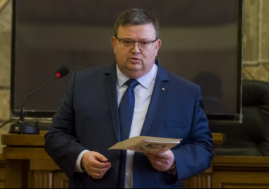 Председателят на КПКОНПИ Сотир Цацаров e сезирал прокуратурата с искане