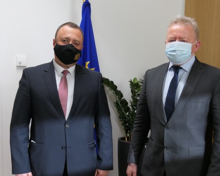 Министър Иванов обсъди с еврокомисар Войчеховски план за селскостопанска политика на България