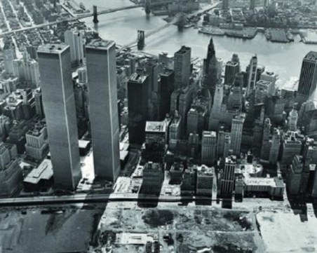 На този ден: Започва строежът на кулите близнаци, Тодор Живков е арестуван