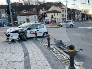 Челен удар между две коли на централен булевард в Пловдив