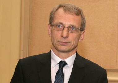 Министърът на образованието акад Николай Денков ще предложи допълнителни почивни