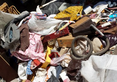 Инспектори от Пловдивския общински инспекторат и екип на Общинска охрана