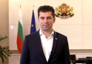 Премиерът Кирил Петков главният прокурор Иван Гешев членове на коалицията