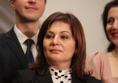 Здравният министър Асена Сербезова апелира за край на терора над