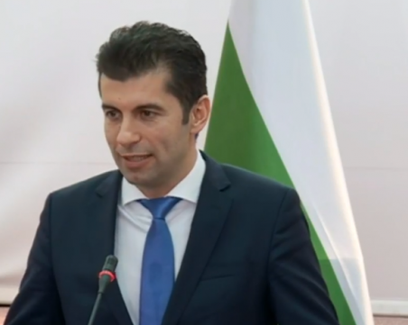 Премиерът Петков след срещата в Скопие: Край на езика на омразата, пускаме полети между двете столици