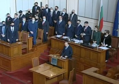 Президентът Румен Радев и вицепрезидентът Илияна Йотова положиха клетва за