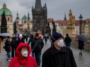 Чехия с рекорден брой нови случаи на COVID, обмислят задължителна ваксинация