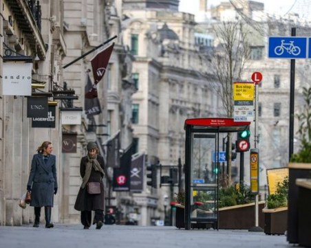 Британският здравен министър: Трябва да се научим да живеем с вируса