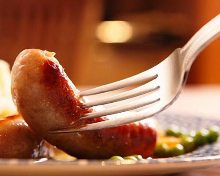 В КулинаАРТницата на шеф Шанков: Свински наденички с любимо пюре