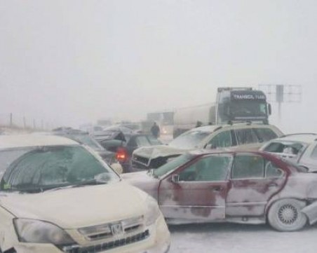 Верижна катастрофа с над 40 превозни средства затвори магистрала в Чехия