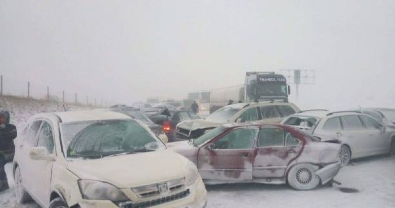 Верижна катастрофа с над 40 превозни средства затвори магистрала в Чехия