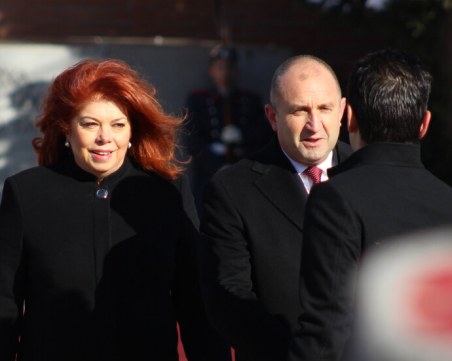 21 артилерийски салюта за Радев и Йотова, официално встъпиха в длъжност *обновена