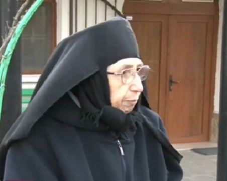 Монахини зъзнат в манастир, не могат да плащат скъпия ток