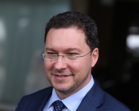 Даниел Митов иска премахване на институцията 
