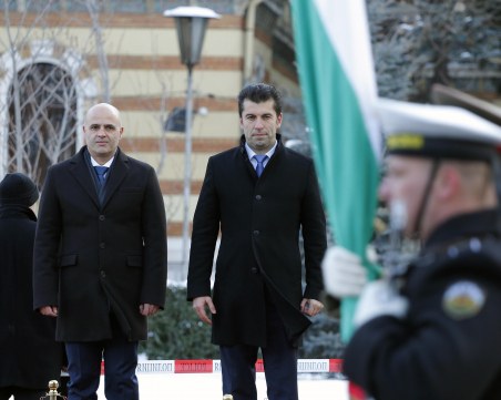 Кирил Петков посрещна премиера на Северна Македония