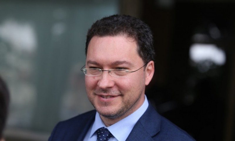 Даниел Митов иска премахване на институцията 