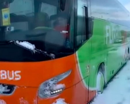 Марица (Пд) пренощува в автобуса си заради снежния ад в Турция