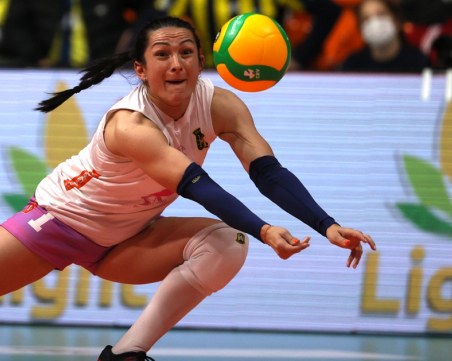 Марица все по-близо до защита на Купа България - класира се за финала в петък