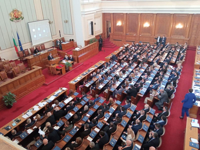 Извънредно заседание на парламента заради Украйна