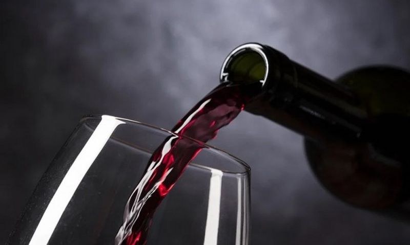 Китайски учени: Виното и шампанското предпазват от COVID-19
