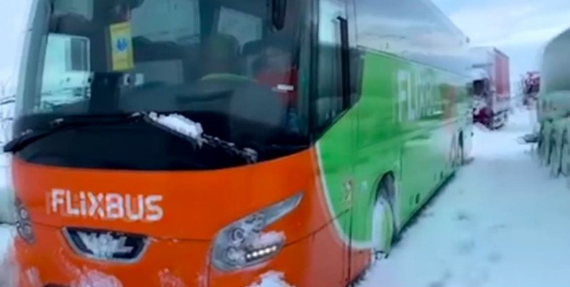 Марица (Пд) пренощува в автобуса си заради снежния ад в Турция