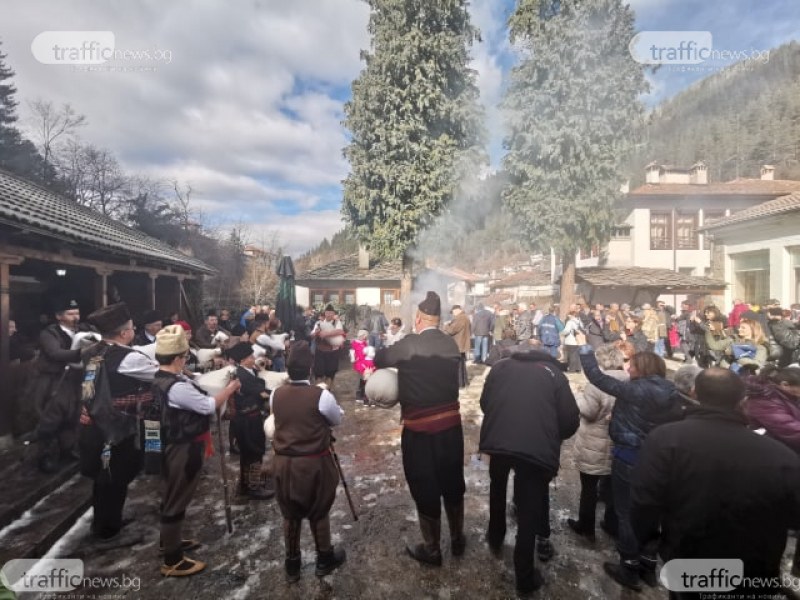 Отменят празника на Майсторското мезе и кукерския фестивал в Широка лъка