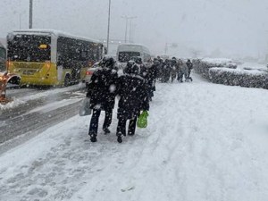 Почти 5000 души блокирани в Истанбул, от българското консулство препоръчаха да не се пътува до мегаполиса
