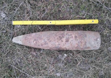 Специализиран екип от База за съхранение на въоръжение и техника