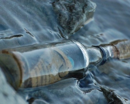 Писмо в бутилка бе открито 25 години по-късно