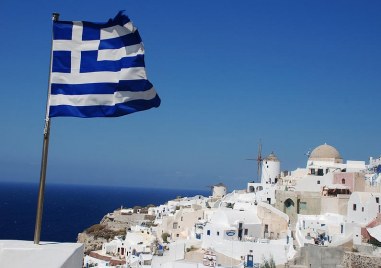 Гърция ще разреши отново музиката в ресторантите и баровете и