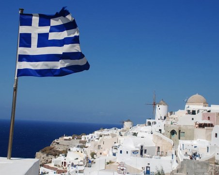 Гърция разрешава отново музика в ресторантите и баровете