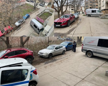 Скъперници превърнаха улица в центъра на Пловдив в паркинг