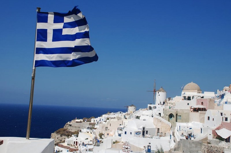 Гърция разрешава отново музика в ресторантите и баровете