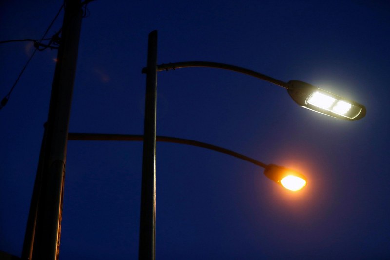 Редуцират уличното осветлението и в община Калояново. Това съобщи кметът