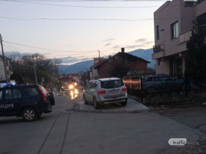 Къща пламна край Пловдив, две пожарни са на мястото