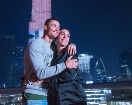 Бурж Халифа изгря с образа на любимата на Роналдо за рождения й ден