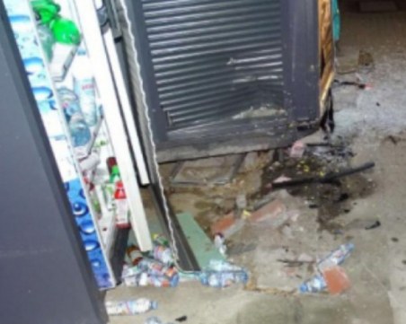 Двама разбиха вендинг автомат в археологическия подлез в Пловдив