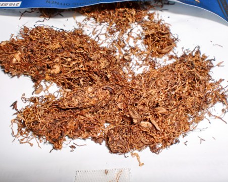 Иззеха 100 кг. тютюн от дома на възрастна жена в Столипиново