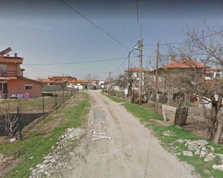 Може ли да се осъди Община Пловдив за лош път? Живеещи в луксозни къщи на черен път заведоха иск