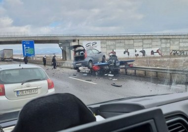 Катастрофа между три автомобила е станала в София Инцидентът е